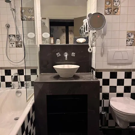 Hotel Lutèce Port Royal Parigi